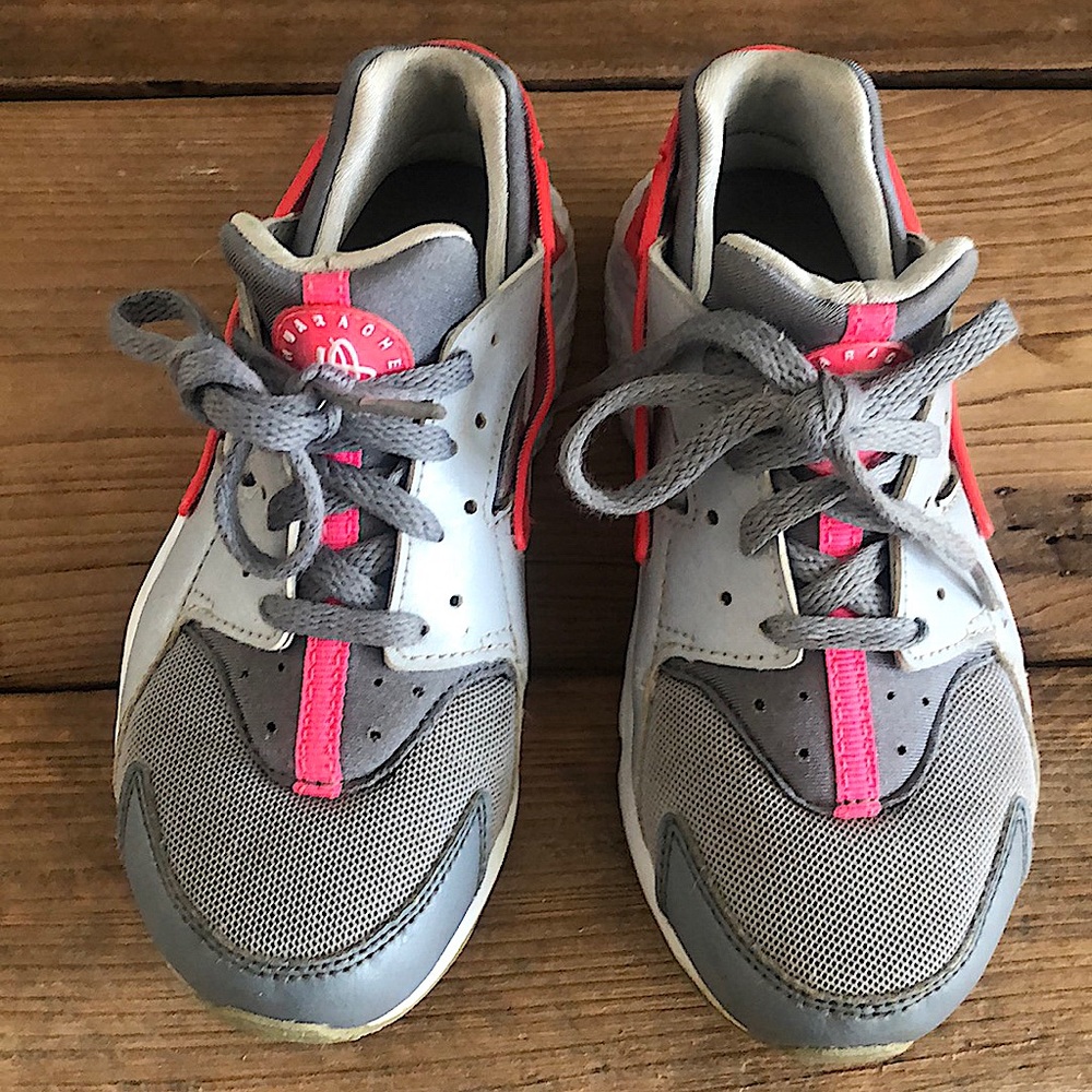 Kids Nike Huarache sneakers, sz 13. Gray/pink